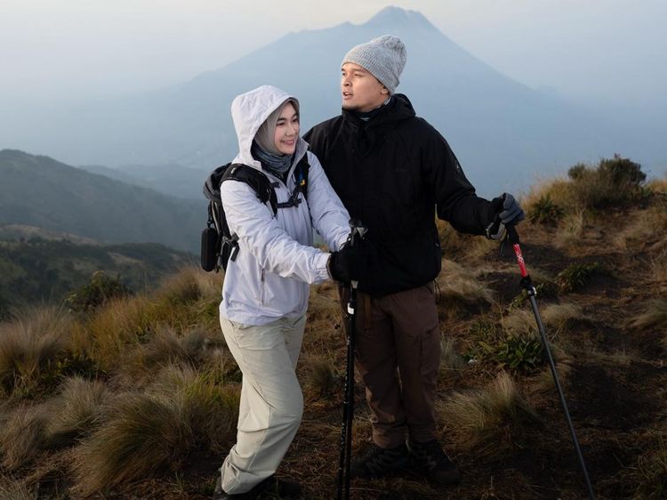 Anisa Rahma-Suami Naik Gunung Merbabu: Cerita Baru Pernikahan Kita