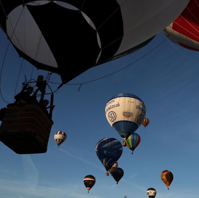 Balon Udara Warna-warni Ramaikan Festival Tahunan Bristol