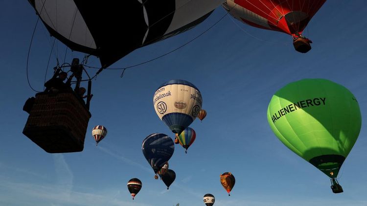 Balon Udara Warna-warni Ramaikan Festival Tahunan Bristol