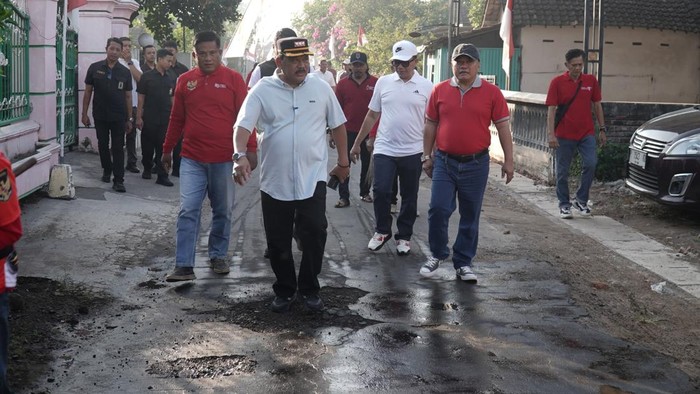 Bupati Marhaen pimpin kerja bakti serentak sambut HUT kemerdekaan ke-81 RI