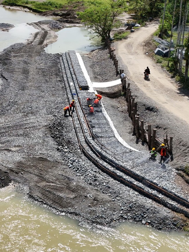 Cegah Erosi dan Banjir, Bronjong Dibangun di Sungai Aceh Barat