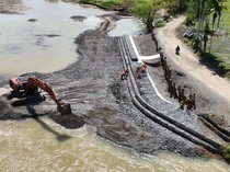 Cegah Erosi dan Banjir, Bronjong Dibangun di Sungai Aceh Barat