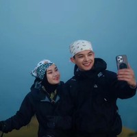 Inspirasi OOTD Naik Gunung Dinda Hauw: Modis dan Bebas Ribet saat Mendaki!