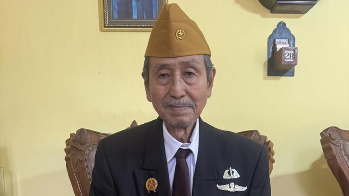 Jakub HS dengan seragam veteran