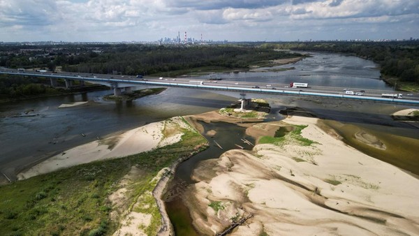 Kekeringan Landa Sungai Vistula, Permukaan Air Capai Rekor Terendah