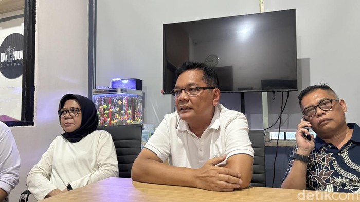 Kepala Dishub Surabaya Trio Wahyu Bowo saat ditemui di kantornya.