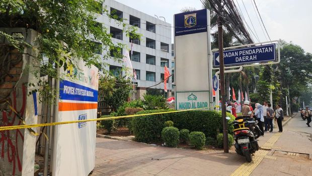 Kondisi terkini gedung Bapenda DKI Jakarta usai kebakaran pada Jumat malam. Kondisi terkini gedung Bapenda DKI Jakarta usai kebakaran pada Jumat malam.