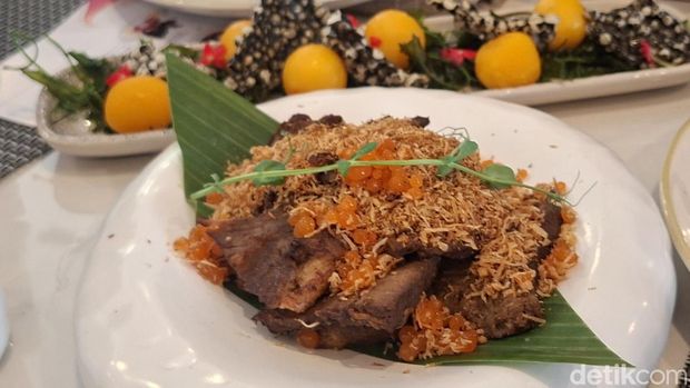 Lima chef dari lima hotel IHG di Bandung berkolaborasi menghadirkan menu spesial dalam rangka merayakan HUT ke-81 RI. Lima chef dari lima hotel IHG di Bandung berkolaborasi menghadirkan menu spesial dalam rangka merayakan HUT ke-81 RI.