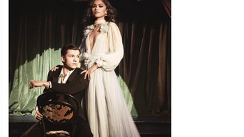 Pasangan Tom Holland dan Zendaya sama-sama membintangi The Odyssey dan Spider-Man: Brand New Day, yang saat ini pendapatannya masing-masing sudah melampau USD 1 miliar. Foto: X.com
