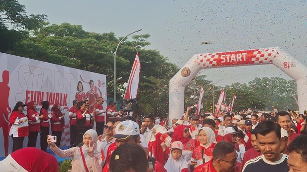 Menteri Imigrasi dan Pemasyarakatan (Imipas), Agus Andrianto, menggelar fun walk, donor darah, hingga bakti sosial (baksos), di Kota Tangerang. Menteri Imigrasi dan Pemasyarakatan (Imipas), Agus Andrianto, menggelar fun walk, donor darah, hingga bakti sosial (baksos), di Kota Tangerang.