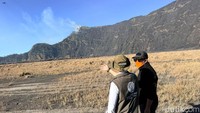 Jika kondisi cuaca mendukung, setiap helikopter dapat melakukan hingga 30 kali sorti penyiraman dalam sehari.