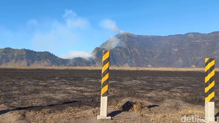 Menteri Kehutanan RI, Raja Juli Antoni tinjau kebakaran bromo