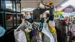 Menyulap Sampah Plastik Menjadi Paving Blok