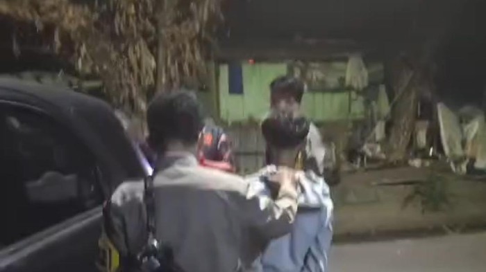 Polisi amankan tiga remaja diduga anggota geng motor di Makassar saat hendak menyerang warga.
