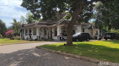 Suasana Warung Soenda Ketjil di kawasan titik nol Singaraja, Buleleng, Minggu (9/8/2026). Foto : Made Wijaya Kusuma