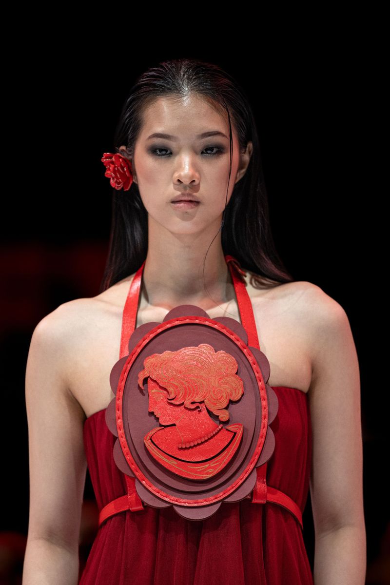 Aksesori dari Sisik Ikan Karya The Theme di JF3 Fashion Festival 2026