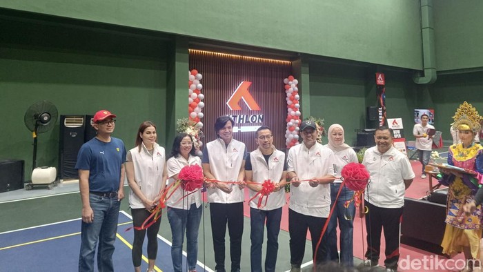 Fasilitas olahraga di Gelanggang Mahasiswa Soemantri Brodjonegoro (GMSB), Kuningan, Jakarta, kini semakin lengkap. Tersedia lapangan pickleball hingga voli.