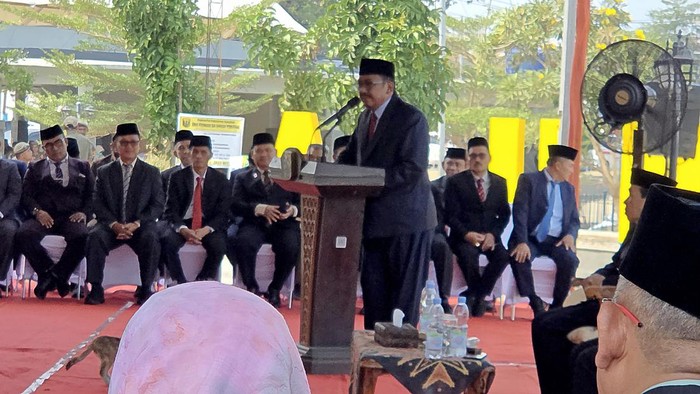 Bupati Sukabumi, Asep Japar