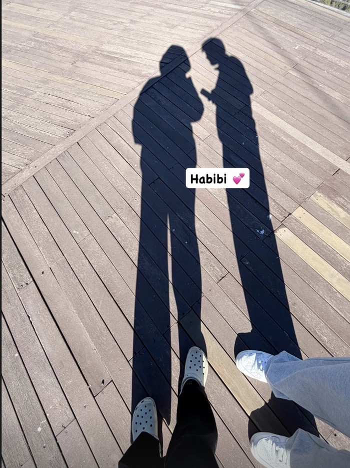 Celine Evangelista liburan ke Bromo.