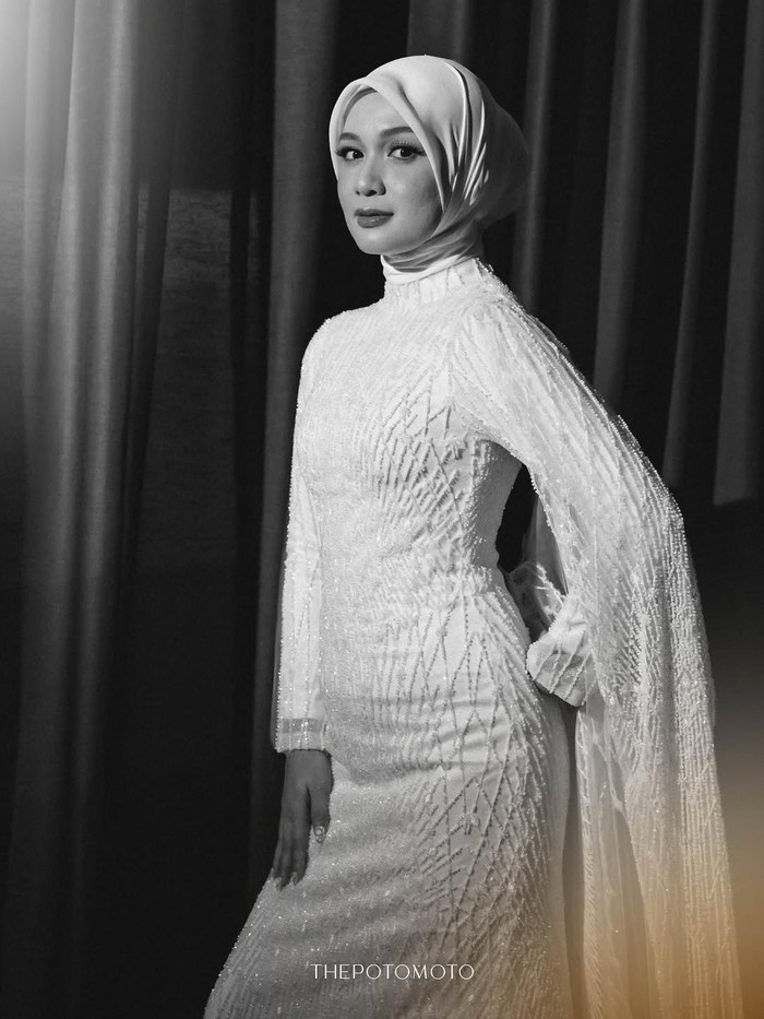 Dea Annisa dan Mazaki Ahmad menikah.