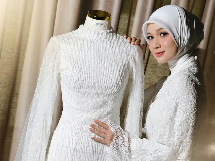 Dea Annisa dan Mazaki Ahmad menikah.