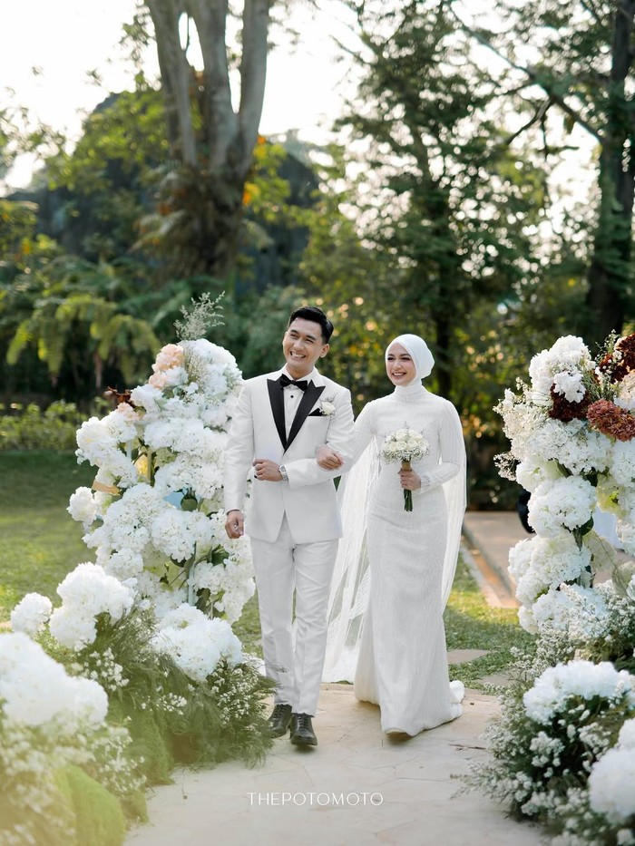 Dea Annisa dan Mazaki Ahmad nikah.