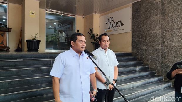 Dirkrimum Polda Metro Jaya Kombes Iman Imanuddin menjelaskan soal kasus kematian Sutrimo, Senin (10/8/2026).
