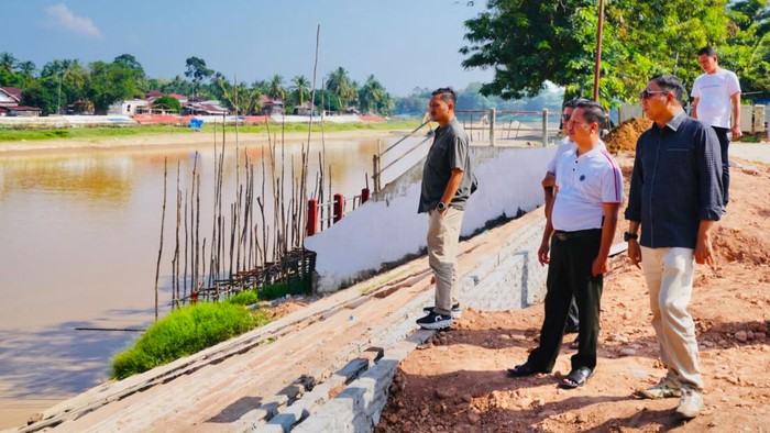 Pengecekan venue pacu jalur di Kuantan Singingi (Kuansing), Riau.