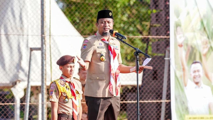 Gubernur Sulsel Andi Sudirman Sulaiman menjadi pembina upacara Hari Pramuka di Bone.