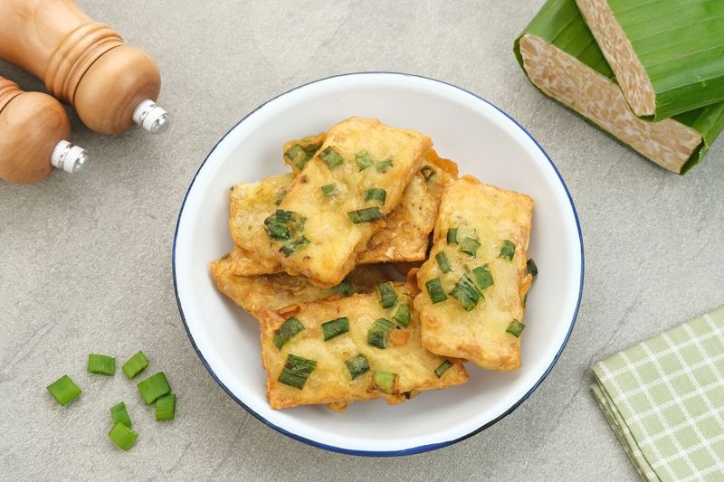 Ilustrasi tempe goreng tepung