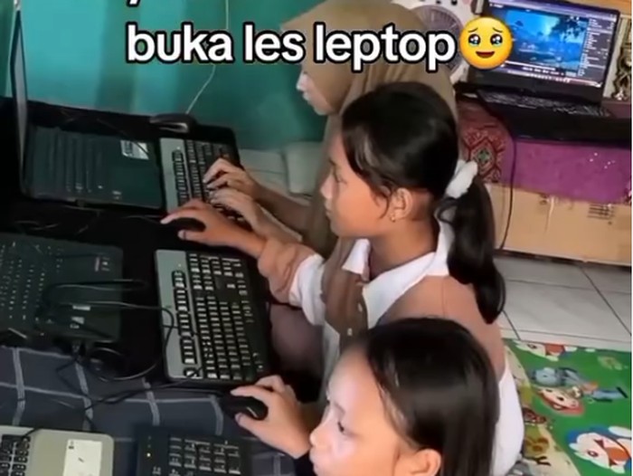 Inspirasi ide peluang usaha Gen Z, buka jasa les laptop anak bermodal ruang tamu. Usaha rumahan unik ini sukses menarik minat warga hingga viral di TikTok.
