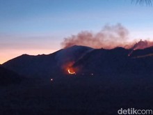 11 Kendaraan Damkar dari Sejumlah Daerah di Jatim Dikerahkan ke Bromo