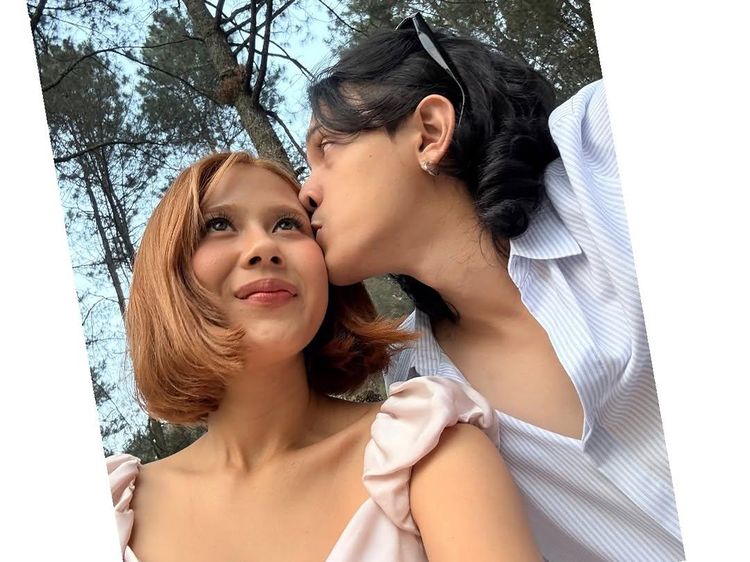 Setahun Nikah, Faishal Tanjung-Nadin Amizah Kunjungi Tempat Sakral Ini
