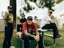 Neck Deep Random Liburan ke Atlantis Ancol, Netizen: Mas-mas Wales Bahagia Pol!