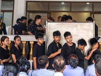 Video: Haru Pemakaman 9 Korban Penembakan Sekolah Thailand