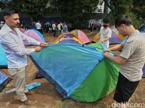 Pencari Suaka Afghanistan Dirikan Tenda di Depan Kedubes Australia Jakarta