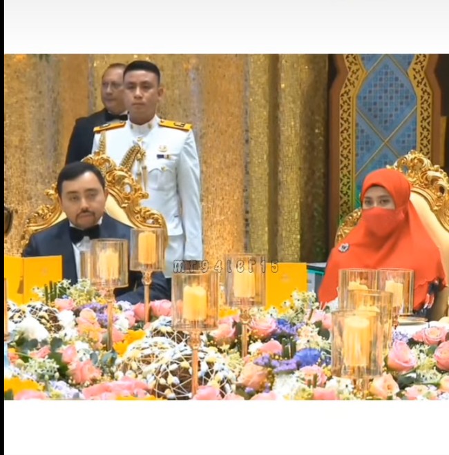 Raabiatul Adawiyyah lahir pada 27 Oktober 1992 dari pasangan bangsawan Pengiran Haji Bolkiah dan Pengiran Hajah Nooraismah. Ia merupakan anak kedua dari 10 bersaudara, di mana salah satu kakaknya bekerja di maskapai Royal Brunei Airlines. Foto: Dok. Instagram mr94ler15 (Fan Page)