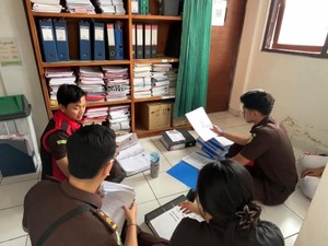 Jaksa Geledah Dinkes Tabanan Terkait Korupsi BBM, Pelumas, dan Makan-Minum