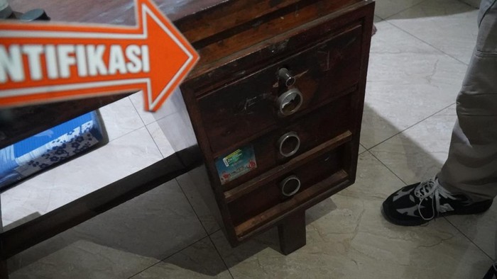 Polisi saat melakukan olah TKP perampokan di SPBU Selokromo di Kecamatan Leksono, Kabupaten Wonosobo. Foto diunggah Senin (19/8/2026).