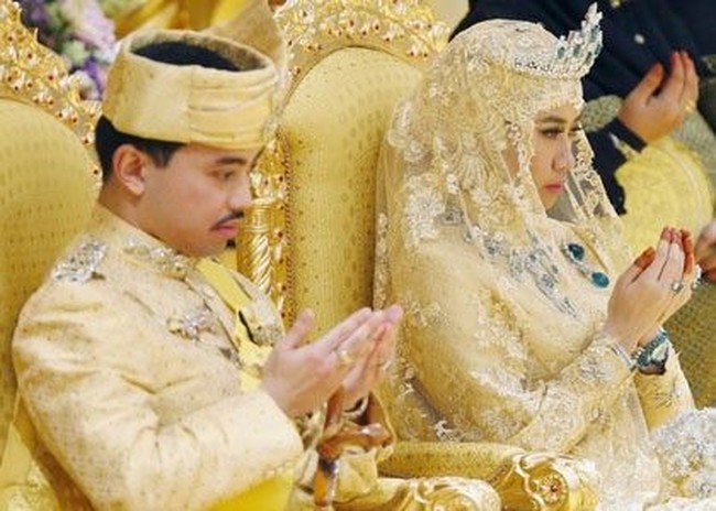 Raabiatul Adawiyyah adalah menantu Sultan Brunei yang tengah jadi sorotan. Istri dari Pangeran Malik tersebut baru saja dicopot gelarnya, disebut karena perilaku tidak pantas. Foto: REUTERS