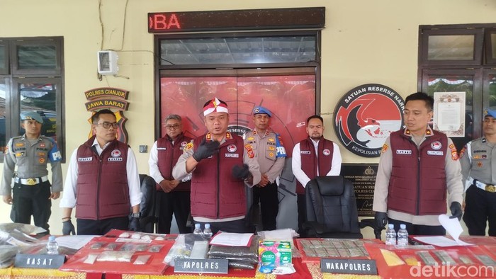 Polisi tunjukan barang bukti narkoba usai ungkap puluhan kasus selama Agustus