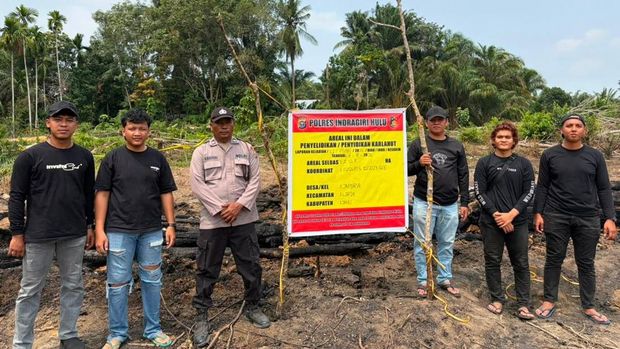 Polres Inhu mengamankan seorang kakek yang membakar lahan 1,5 hektare. Pelaku beralasan menyalakan api untuk mengusir nyamuk, Sabtu (8/8/2026).