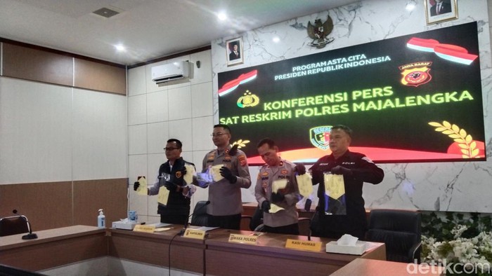 Polres Majalengka ungkap tindak pidana pencurian dengan pemberatan (curat) di Majalengka.