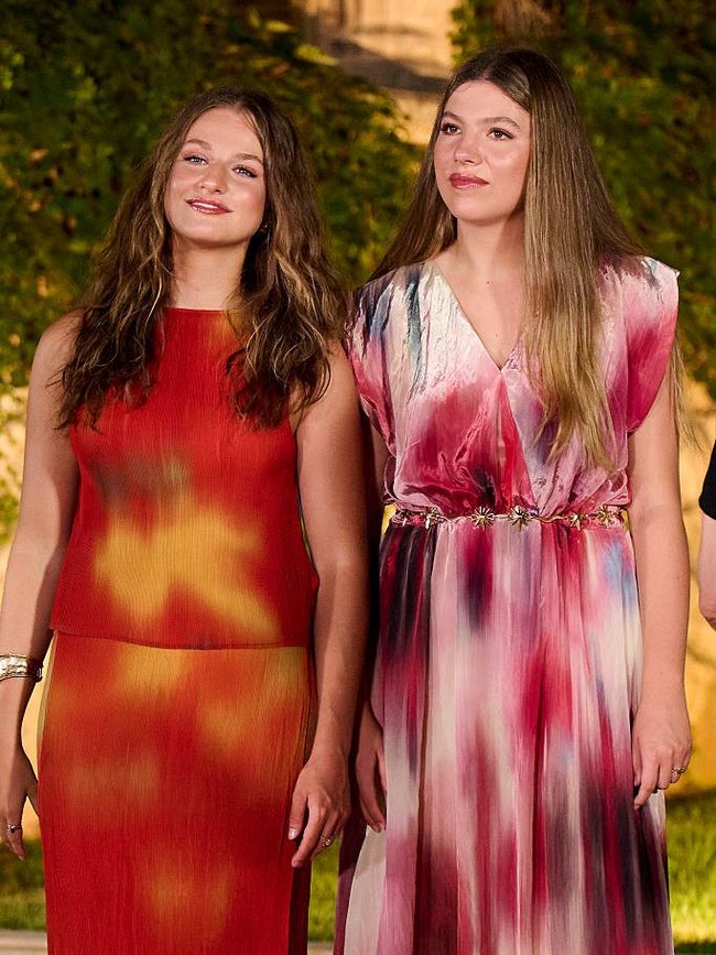Gaya Colorful Putri Leonor & Sofia di Resepsi Musim Panas Kerajaan Spanyol