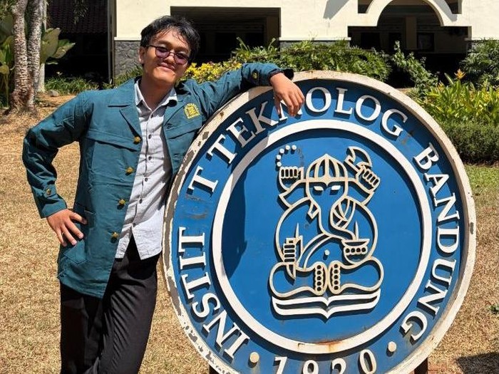 Q, Mahasiswa ITB yang Namanya Cuma Satu Huruf