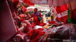 Sepekan Jelang HUT RI, Pernak-Pernik Merah Putih Mulai Diburu Warga