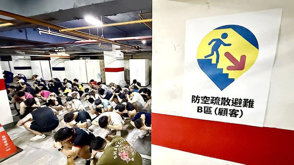 Taiwan Bikin Internet HP Lemot untuk Simulasi Perang Lawan China