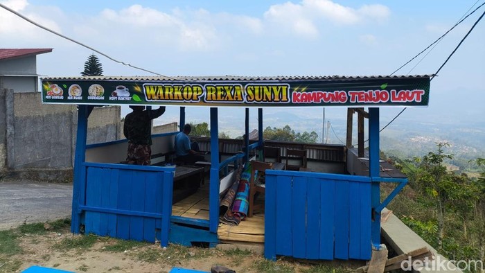 Suasana Warkop Rexa Sunyi Kuningan