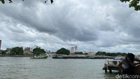 Cukup Duduk dan Bersantai untuk Menikmati Sungai Chao Phraya