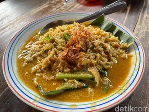 Di Pamulang Ada Warkop 24 Jam yang Punya Mie Dogdog dan Sop Daging Enak